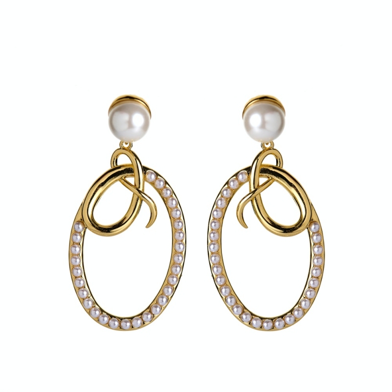 Oval earrings with pearls Petra Toth