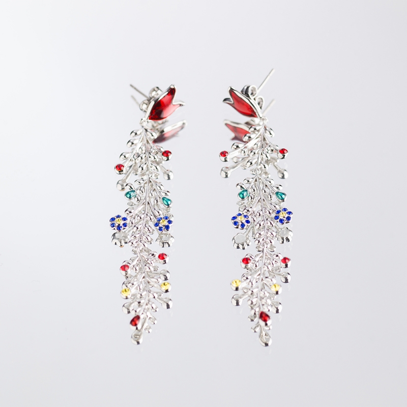 Chandelier earrings with flowers