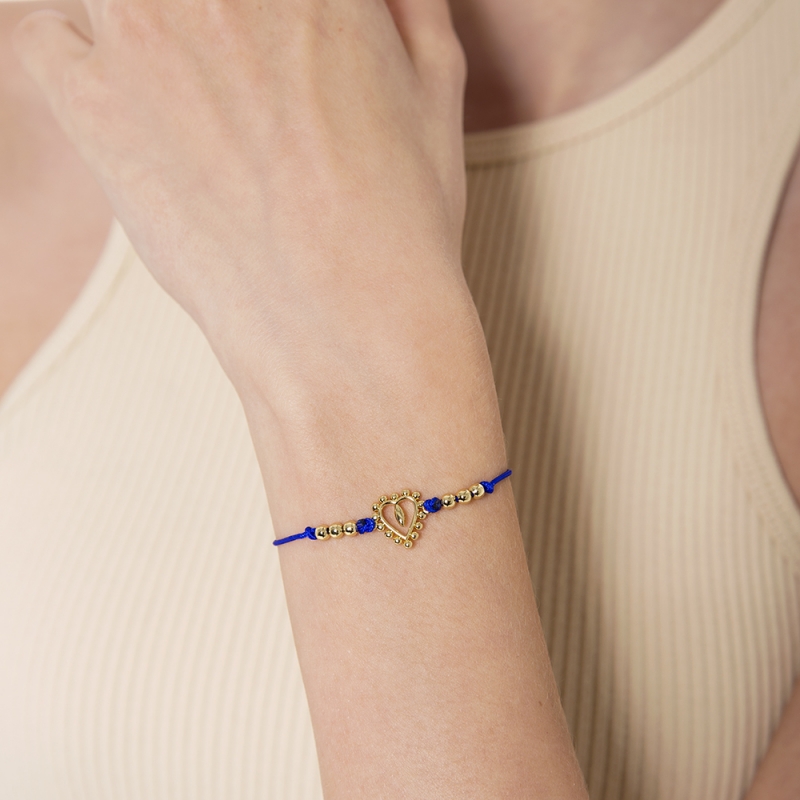 Thin thread bracelet with majolica heart