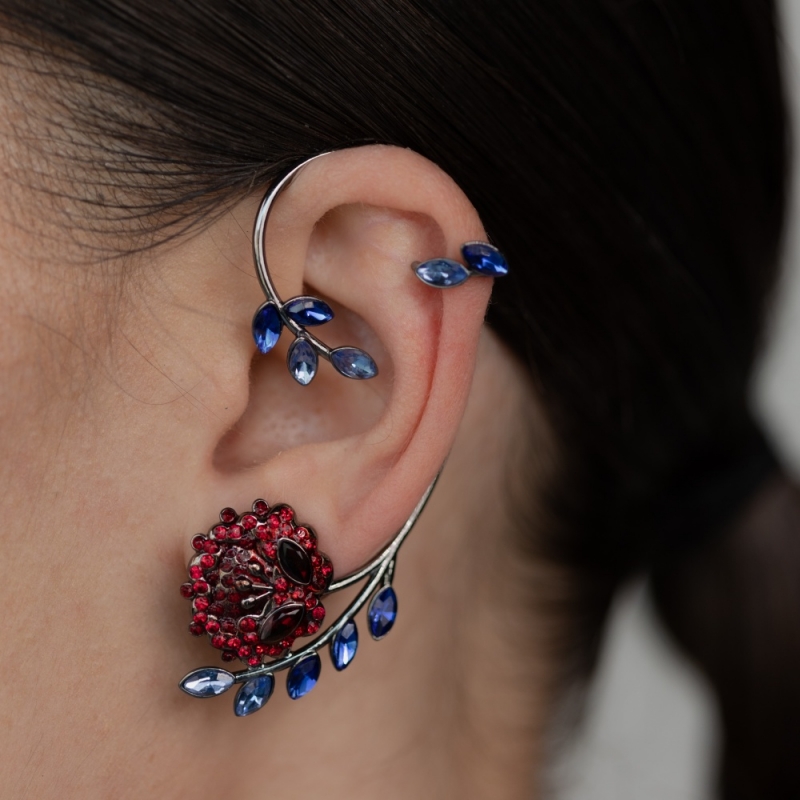 Ear climber with wild poppy earring