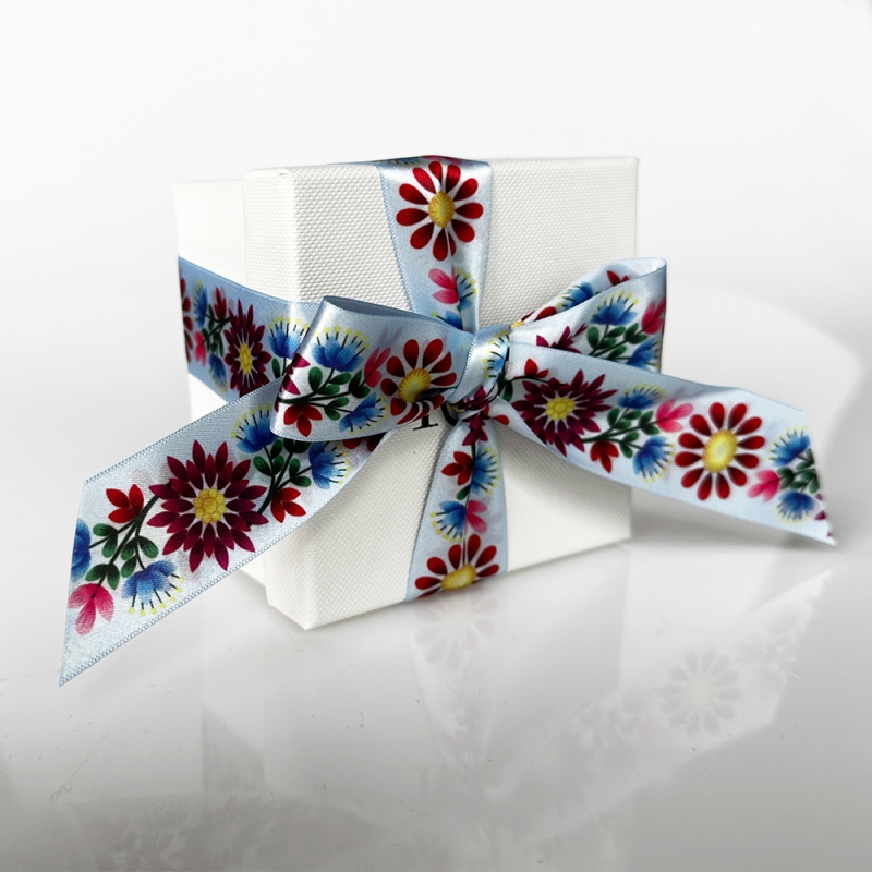 Gift box colorful meadow flowers 2
