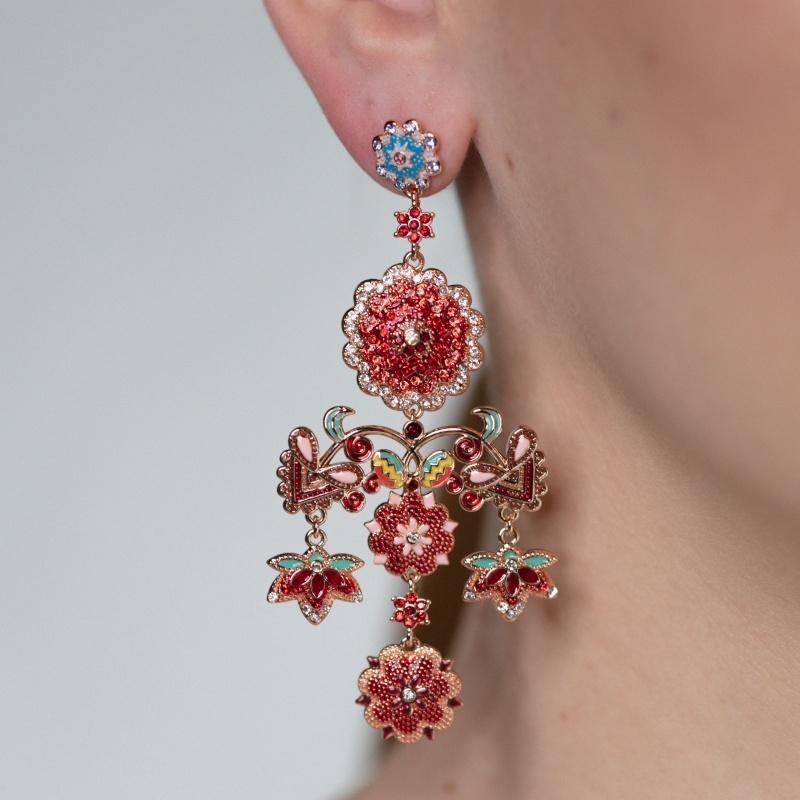 Piros virágos függő fülbevalók