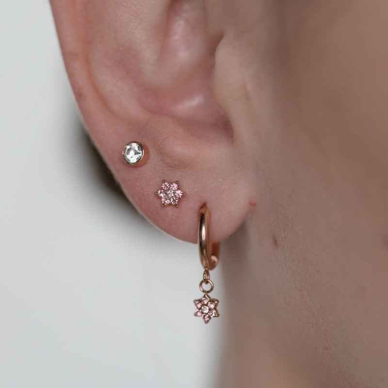 Halvány rózsaszín virágos piercing