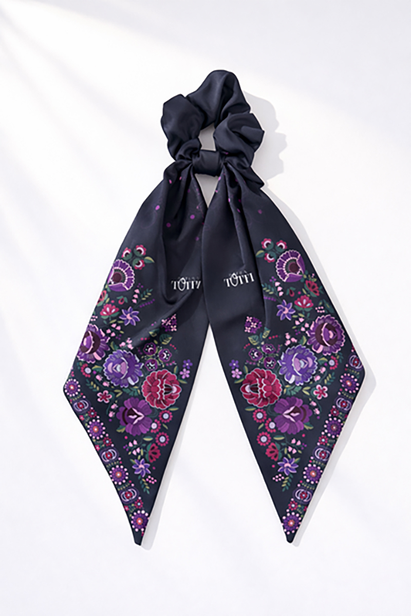 Scrunchie gumička so stuhou Detva