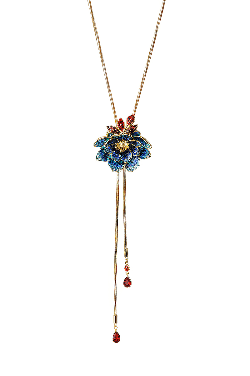 Lešť and Turie Pole Flower Pendant with Chain