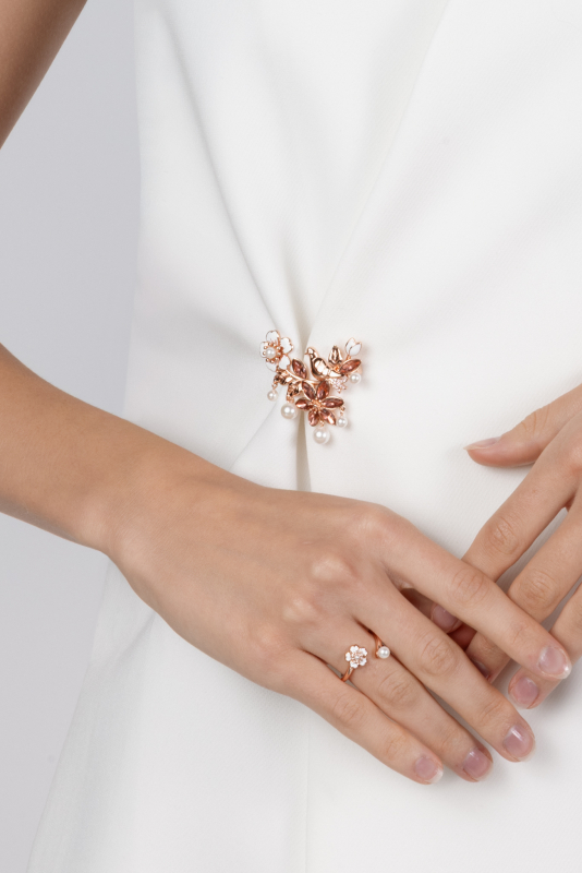 Brošňa Starostlivá holubička