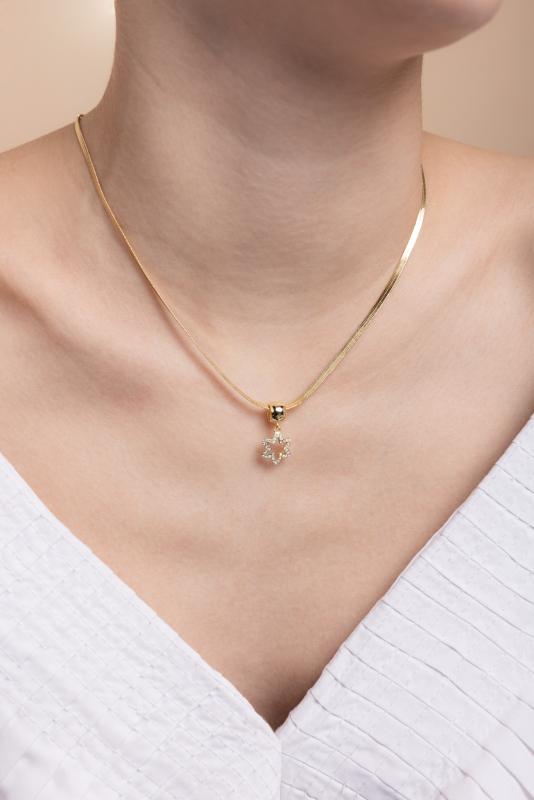 Arany bevonatú lánc Harmónia medállal